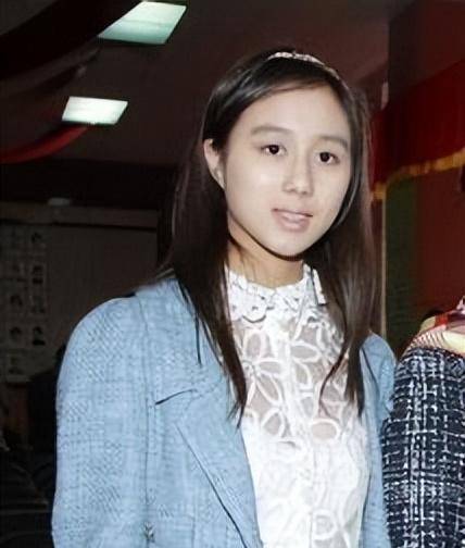 一场豪门婚礼再掀波澜,这一次,赌王四太被扒得连"底裤"都不剩_梁安琪