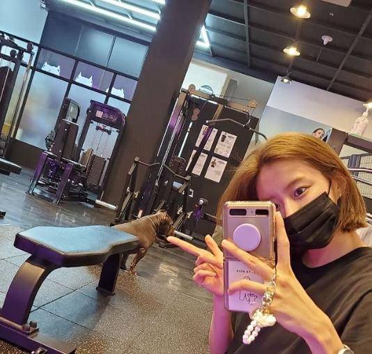 国外"国民蜜大腿"uie金宥真为减肥有多拼,8年坚持每天只吃一餐_身材