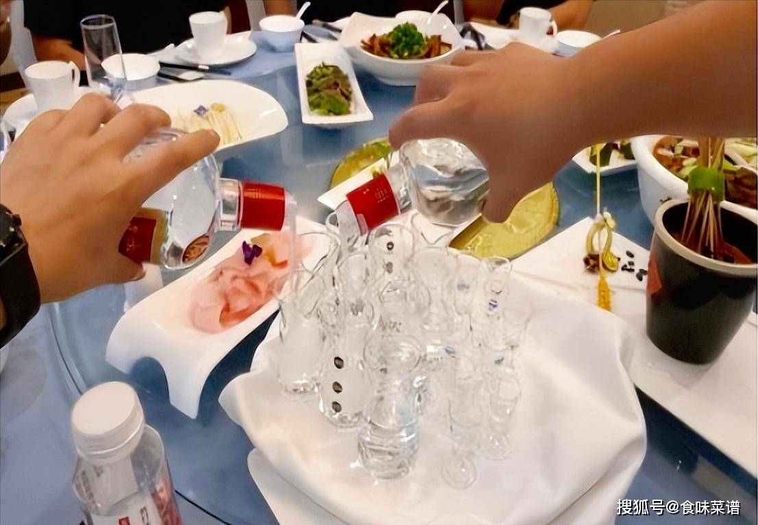 分享4款口感独特,风味别具一格的白酒,拿来51聚餐倍有面儿_酒香_沙酒