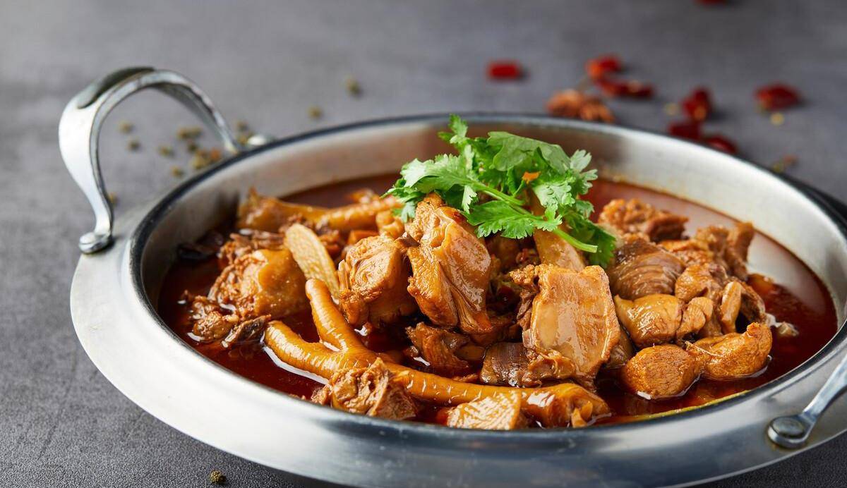 炖鸡肉时,一定不要直接焯水,教你正确做法,鸡肉鲜美不腻还不柴_清水