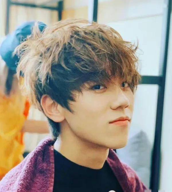 至尊姜涛曾是30强快男之一,与刘德华的合影备受追捧,是时候减肥了_偶