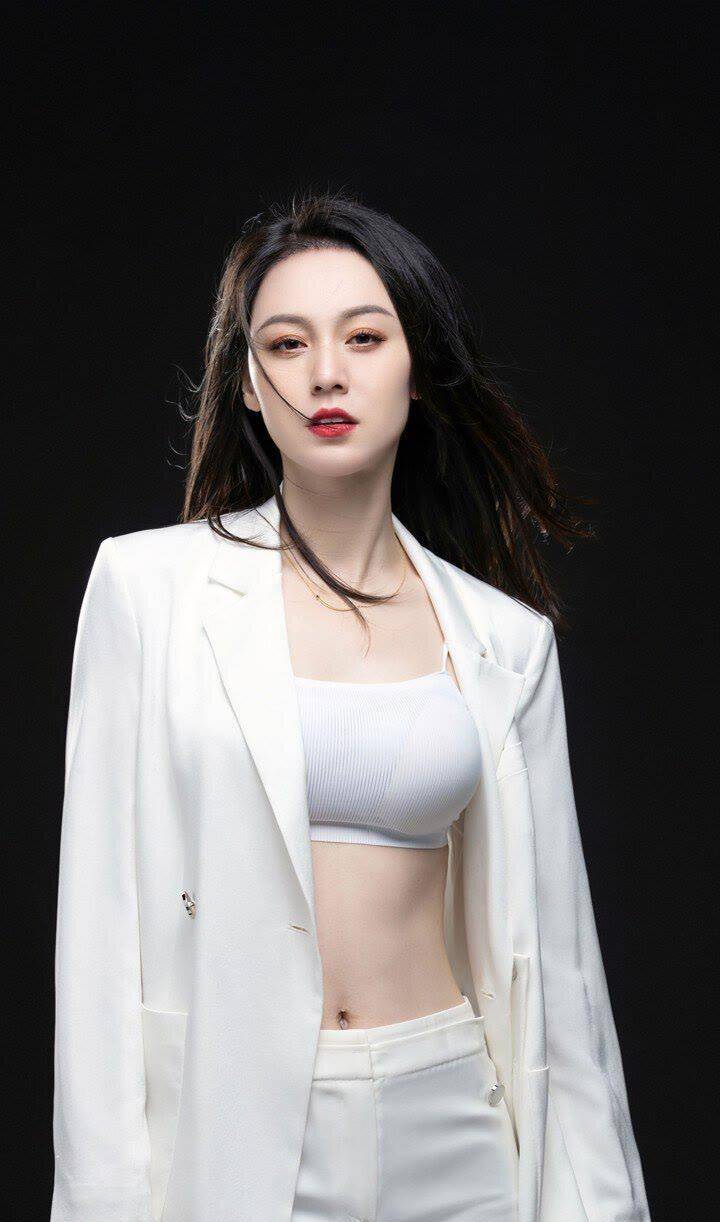 唐艺:大器晚成的顶流网红_直播_王新_比赛