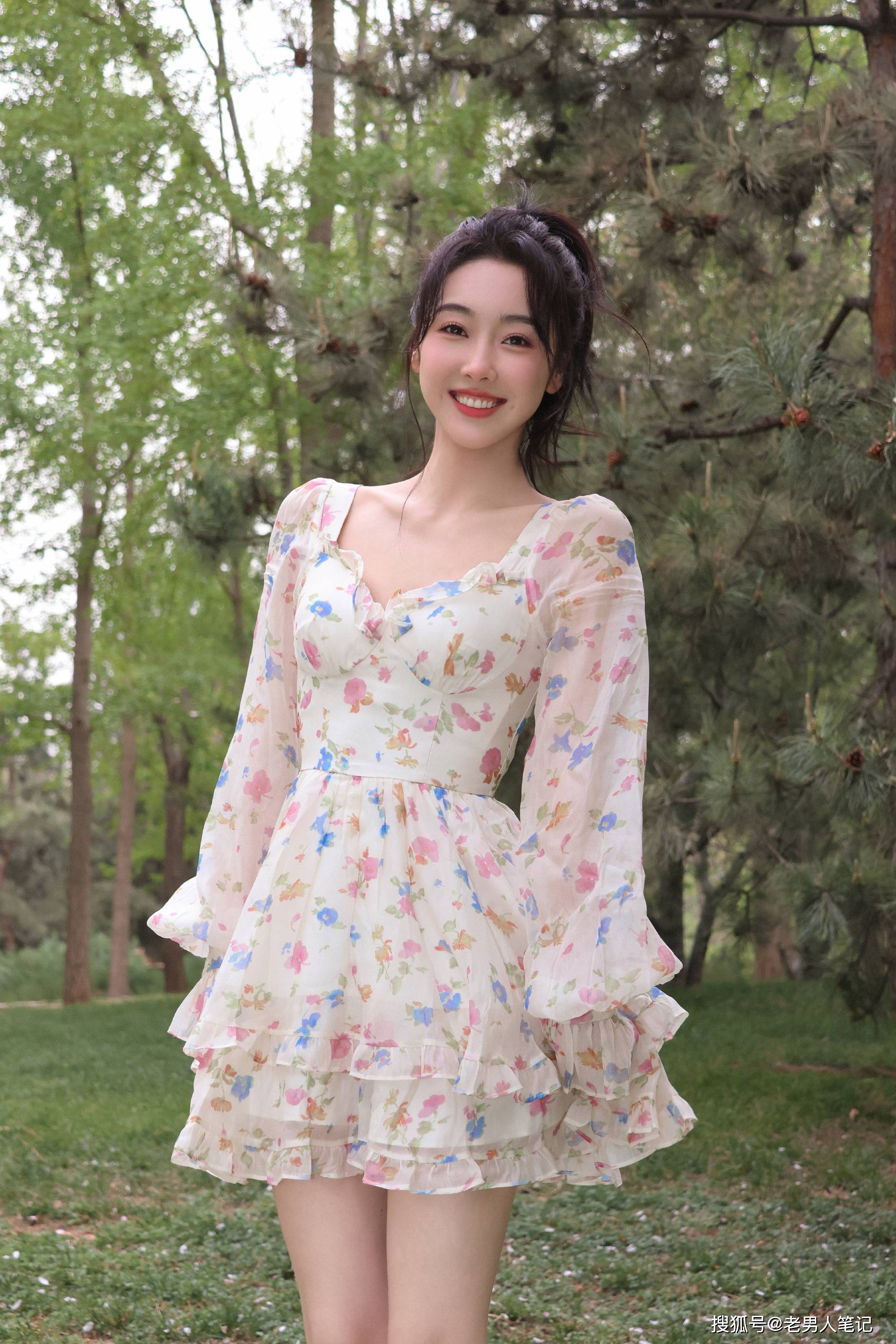 宣璐街拍组图,jk裙青春迷人,仙女裙浪漫甜美_连衣裙_时尚_上衣