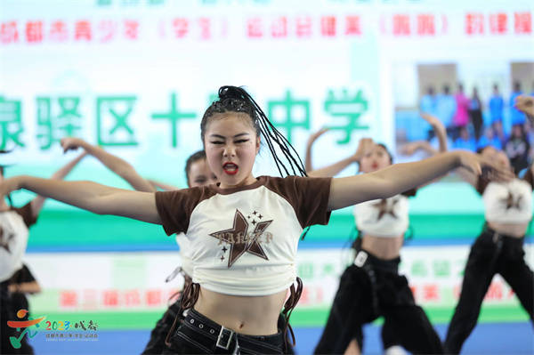 十陵中学斩获成都市青少年(学生)运动会街舞啦啦操比赛冠军_活力