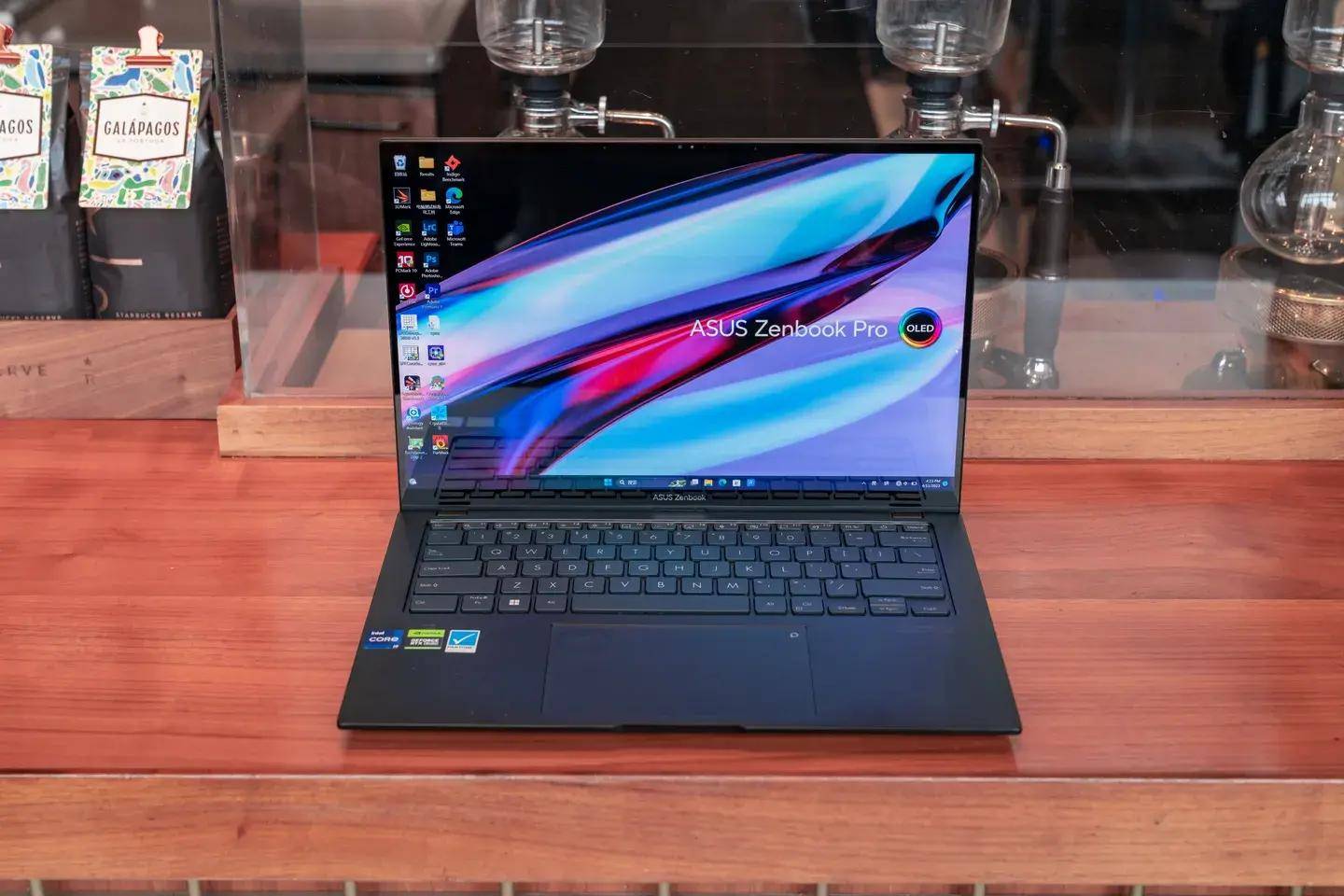 顶级 OLED 屏幕 + 虚拟旋钮的高能轻薄创作本:华硕灵耀 Pro 14 测评