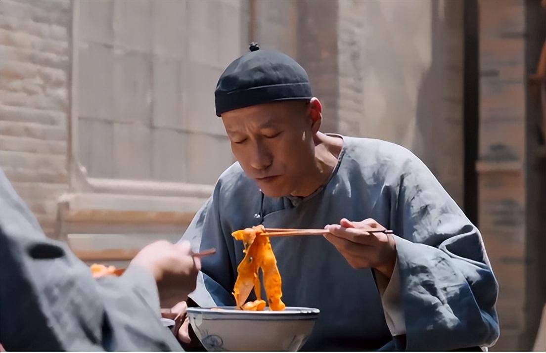 白鹿原剧组太彪悍,张嘉译2千斤面吃到吐,就连电视也为李沁正名!