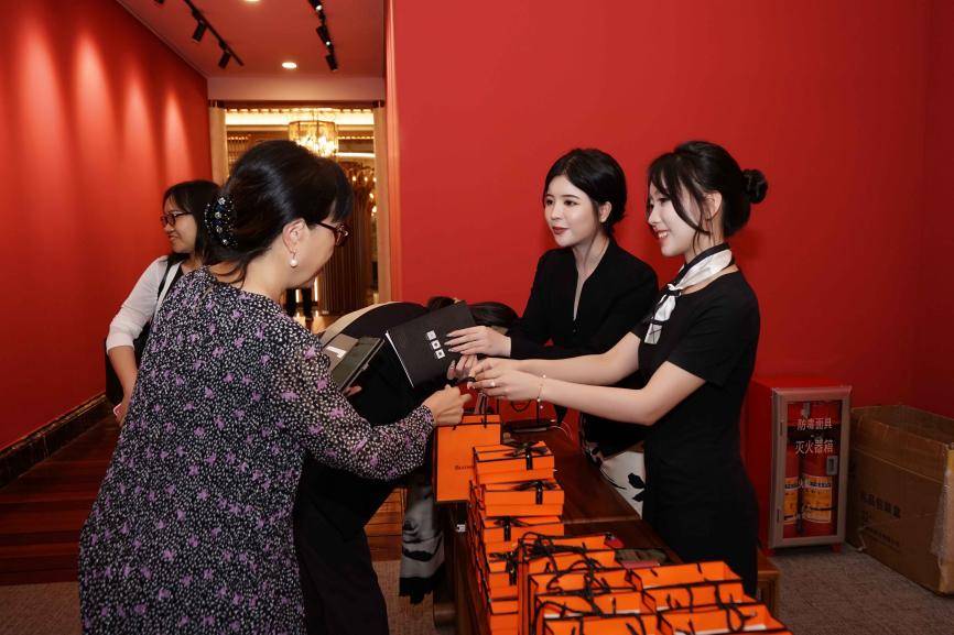 碧瑰缘携手星河湾珠宝沙龙圆满结束!_活动_翡翠_认可