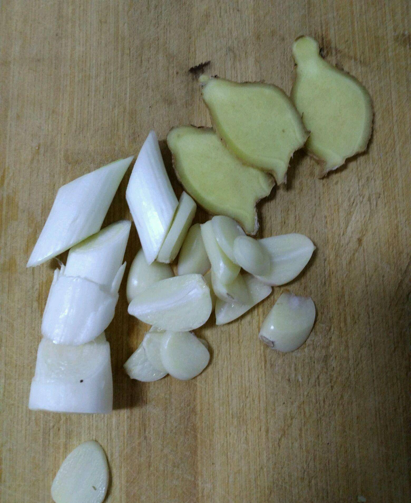 红烧鲫头鱼的做法