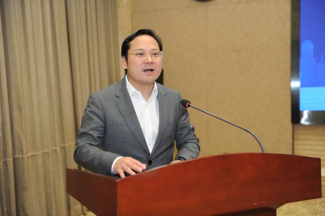 董事长黎瑞聪,公司总经理马利军,副总经理刘彩,邓小军以及城轨事业部