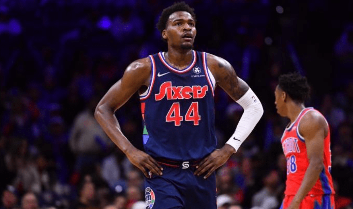 季后赛进入主力轮换,里德首轮场均交出7 7