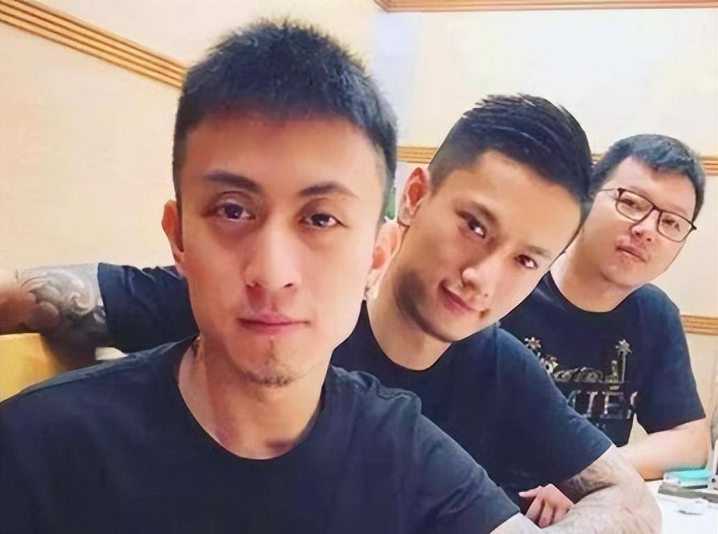 7亿,被抓后惨遭抛弃_张晓恩_杨怡潇_直播