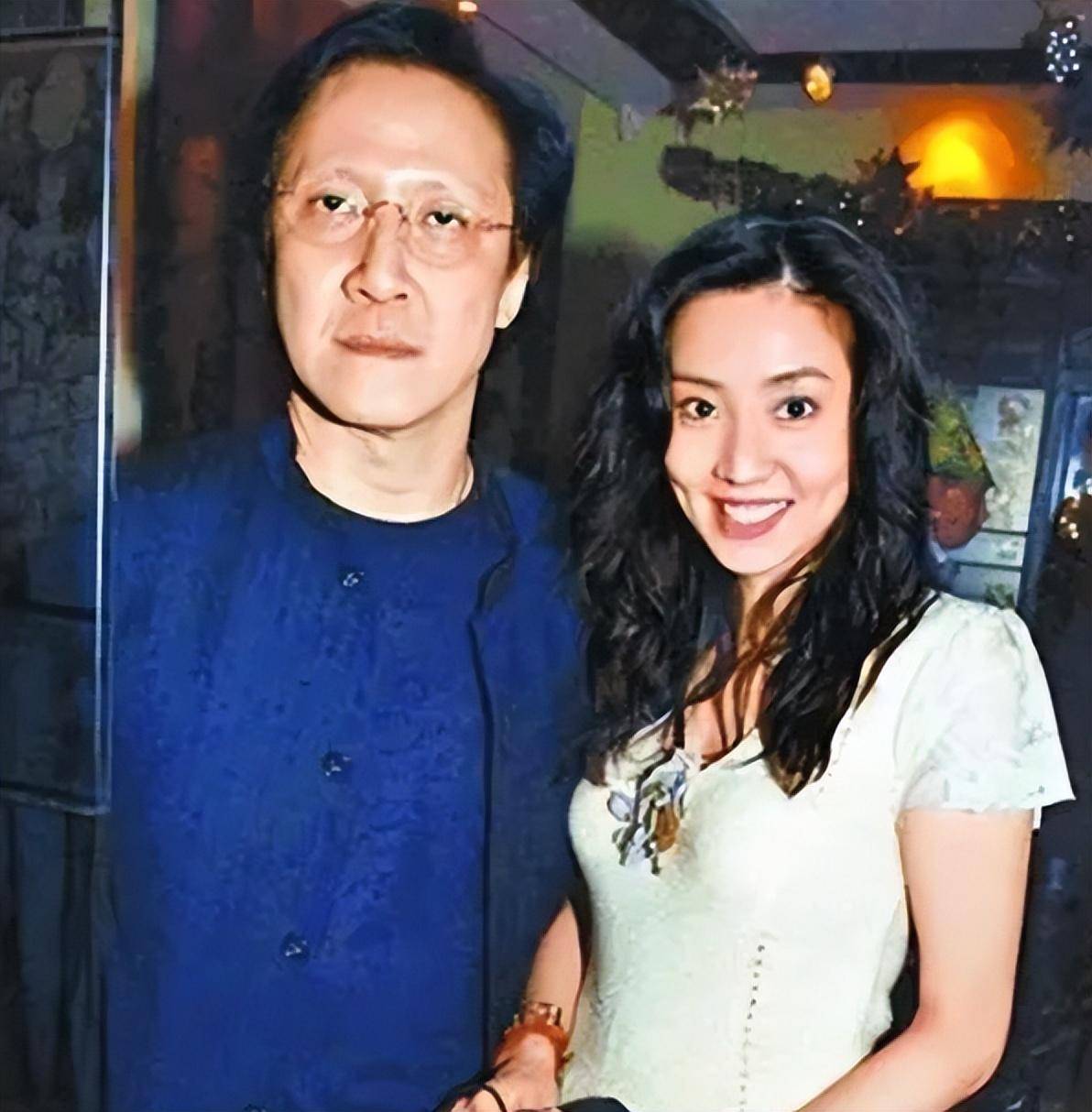 张敏:被大佬向华胜独宠七年,为何投入汪雨的怀抱_香港_向太_向华强