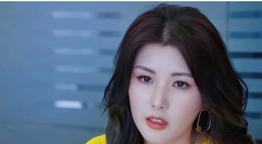 原来她叫赵璧渝-入行11年凭借过气网红coco被更多人看到_角色_挑战