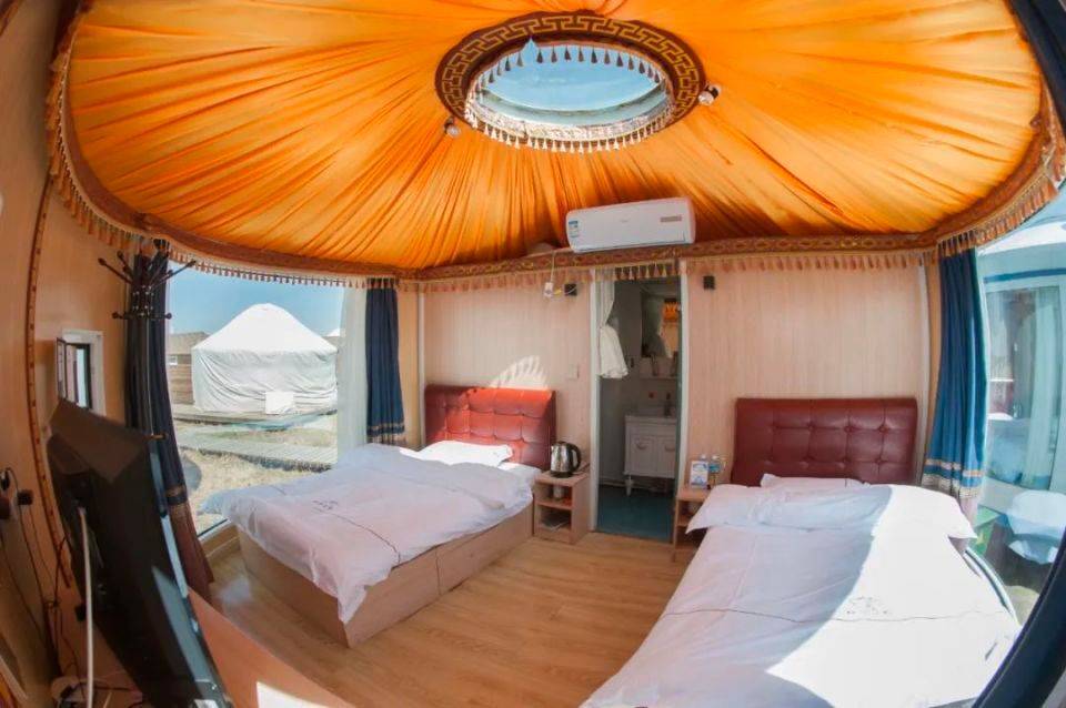 黄花沟褪去城市生活的枯燥底色,带你走进有料,有趣的草原蒙古包住宿圈