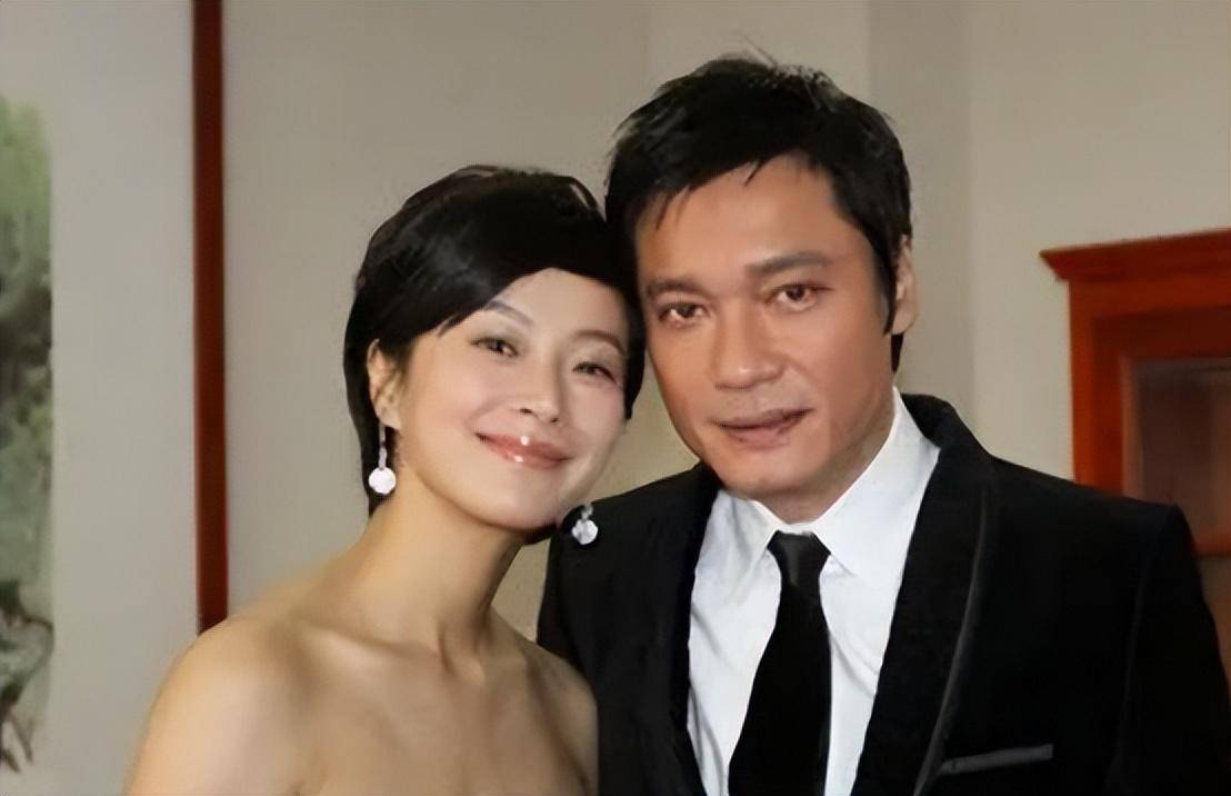 13年前罗嘉良分手相爱28年的方敏仪,投入苏岩怀抱,如今他幸福吗_工作