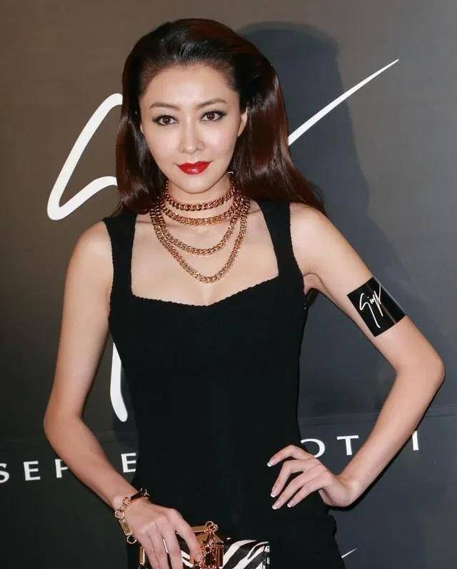 性感迷人的熊黛林 美图欣赏_叶问_天王_人生