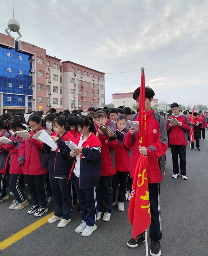 衡水市郑口中学高三年级组织开展学法指导讲座暨励志演讲活动