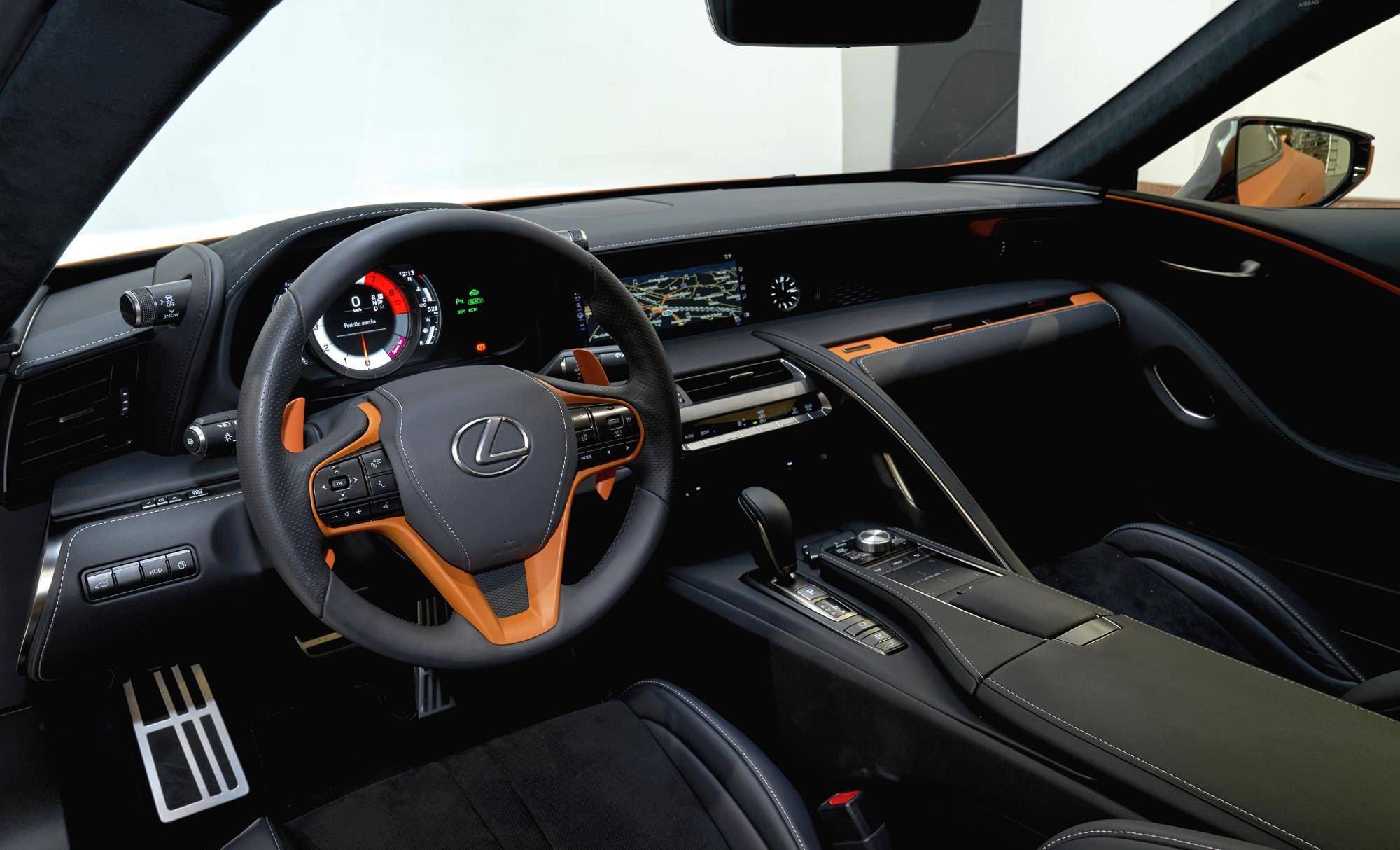 丰田家2012年发布的雷克萨斯lfa也是这么一个车型,最新的丰田和雷车的