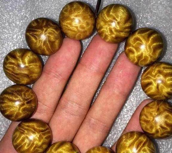 中国帝王木金丝楠木手串原来是这样炼成的 看完是不是又涨知识了_珠子