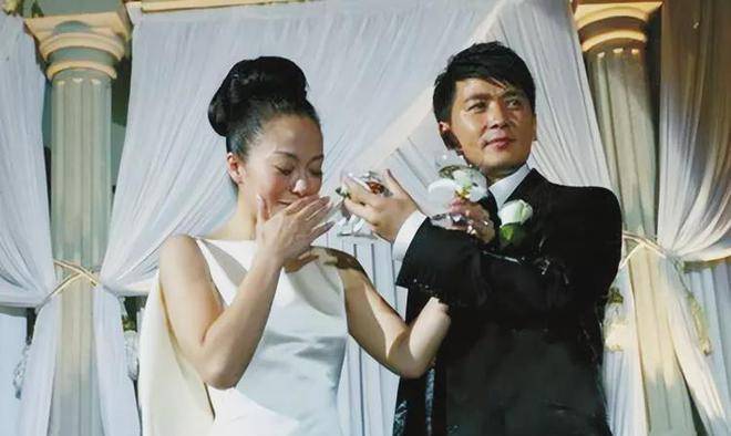 保剑锋豪宅吃大餐庆情人节!