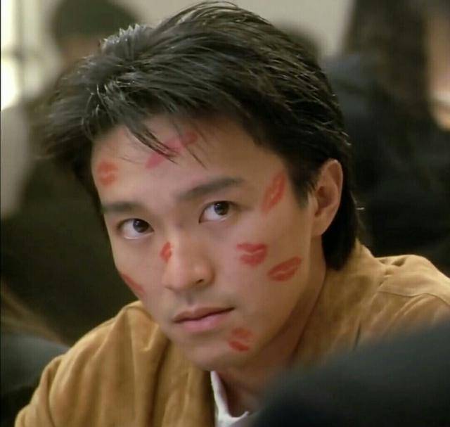 周星驰与17岁港姐约会,不留聊天记录不许拍照录音,姜还是老的辣