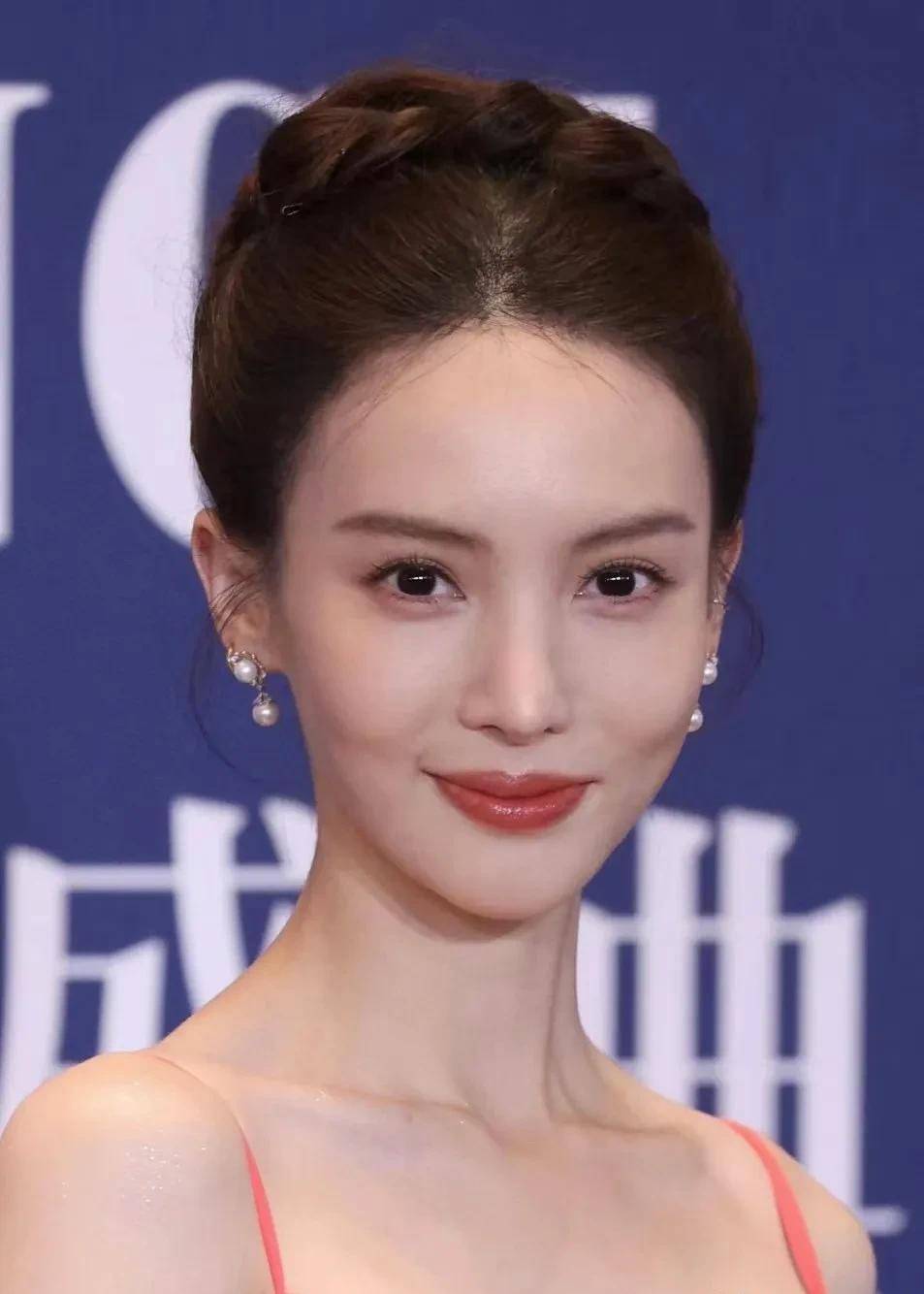 李云睿范丞丞许凯陆柯燃王牌周涛文琪惠英红佟丽刘令姿张莉古力娜扎陈