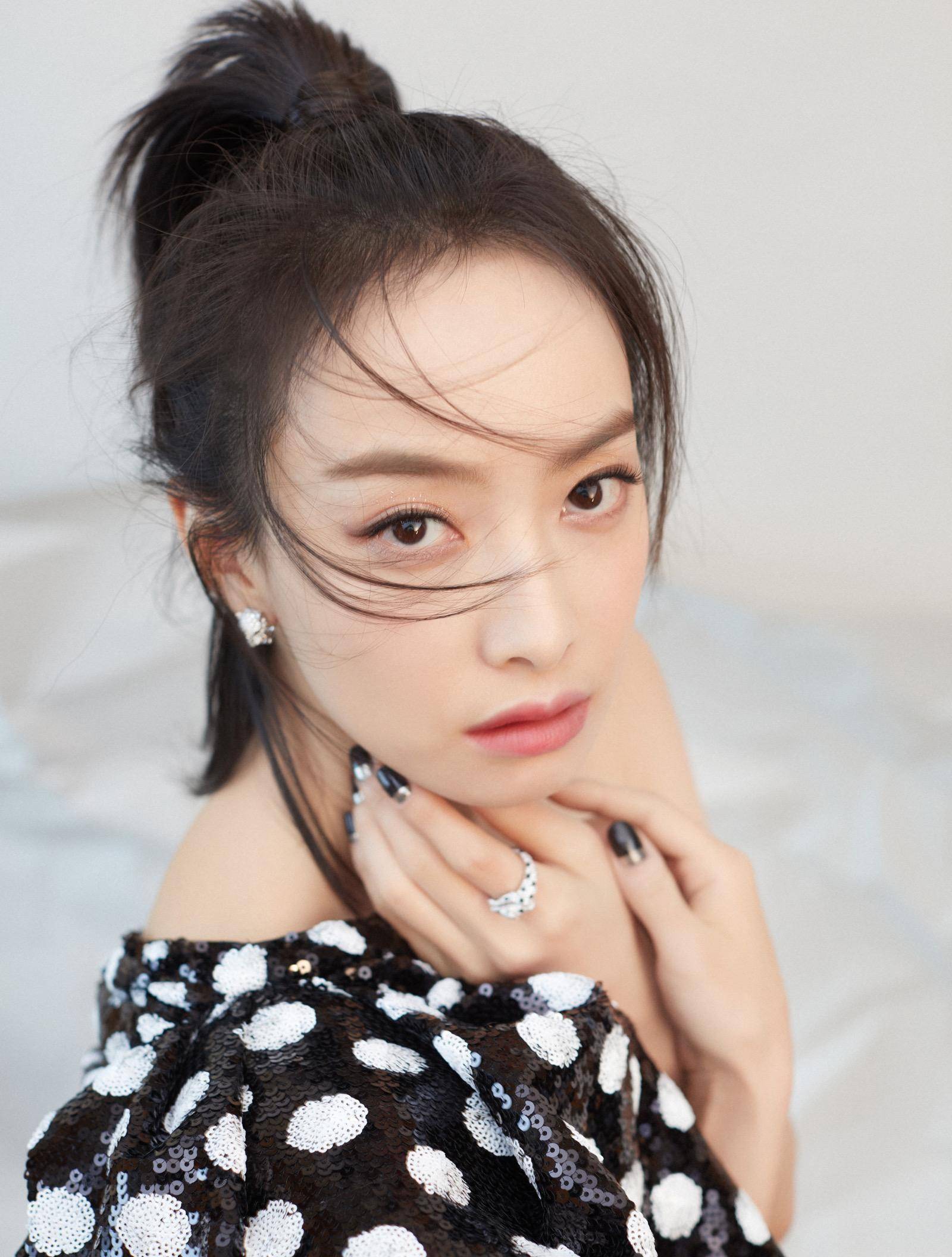 杨幂的胸,倪妮的臀,景甜的腰,85花的好身材终于藏不住了_杨颖_演技