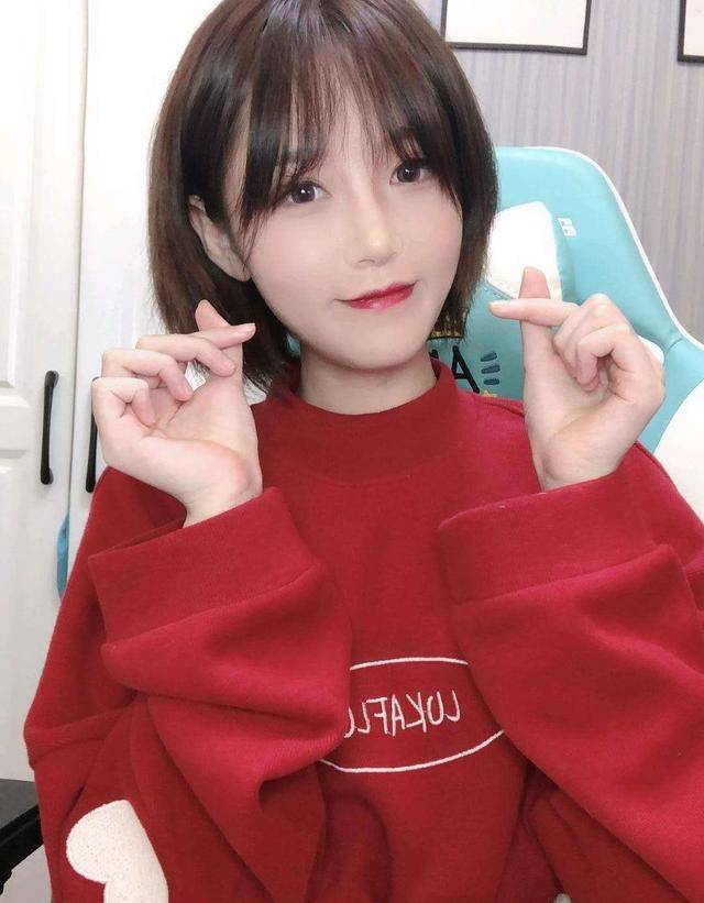 《落地成双》,自爆选男友标准,直播主不在游戏里面_戴萌_节目_腹肌