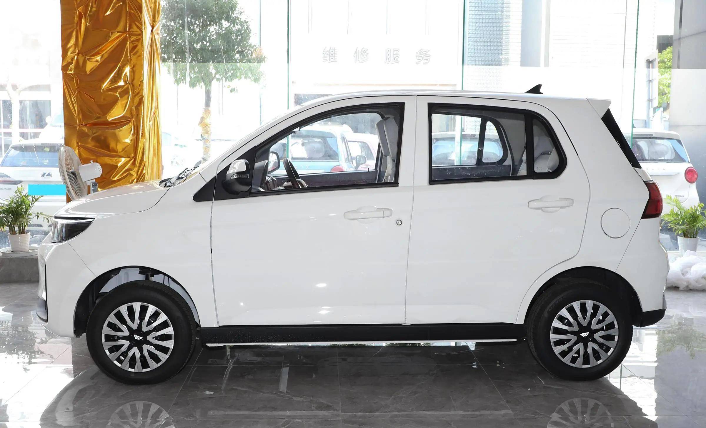 续航不错空间够用,好开好停车,实拍凌宝coco_搜狐汽车_搜狐网