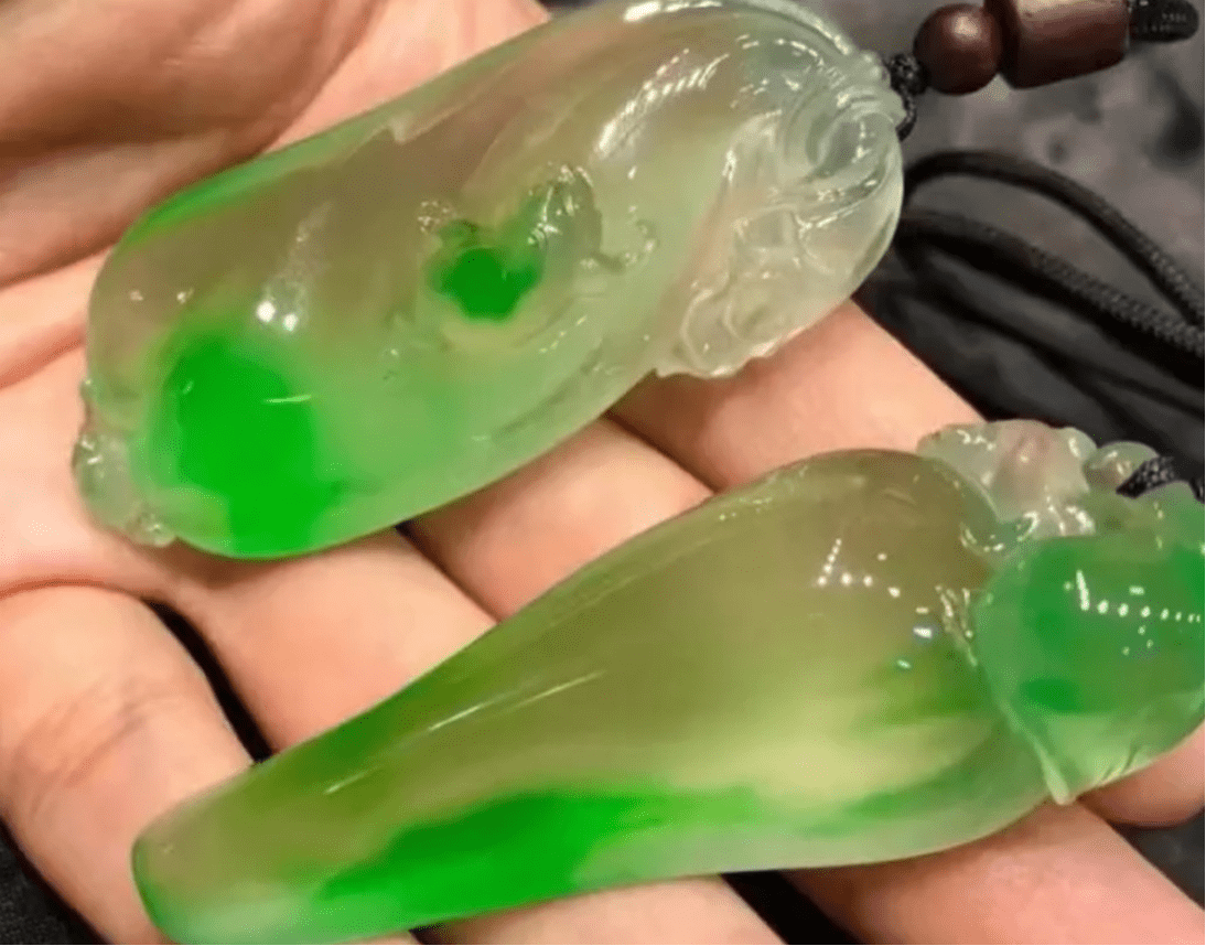 翡翠知识,什么是翠丝种翡翠?_金丝种_图片_绿色