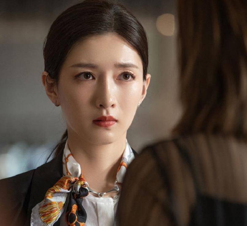 捧不红的江疏影,与胡歌分手后,莫名加入他人婚姻,现单身搞事业_杜江