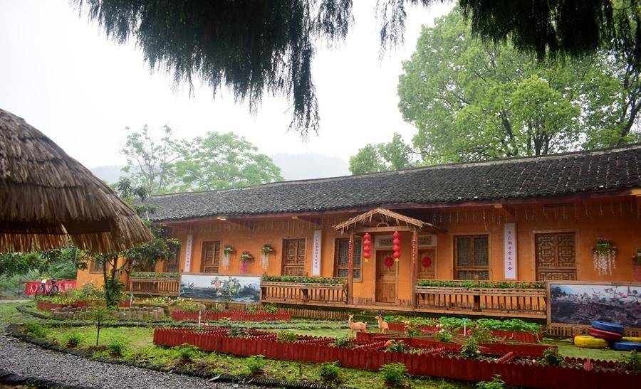 的团建,拓展,休闲度假综合体项目,位于怀化市中方县新建镇黑禾田村,距