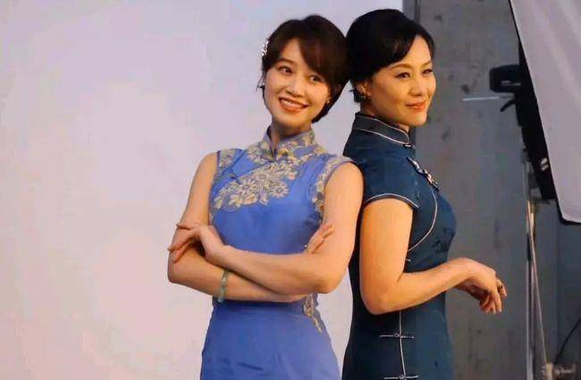 蓝盈莹和"妈妈"拍大片,穿无袖旗袍清新脱俗,焦点却在妈妈身上_乌君梅
