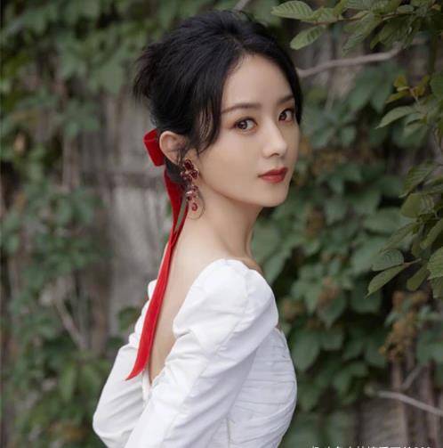 33岁赵丽颖近况曝光,无袖红裙尽显妩媚,身材纤瘦不似孩子妈_事情_王