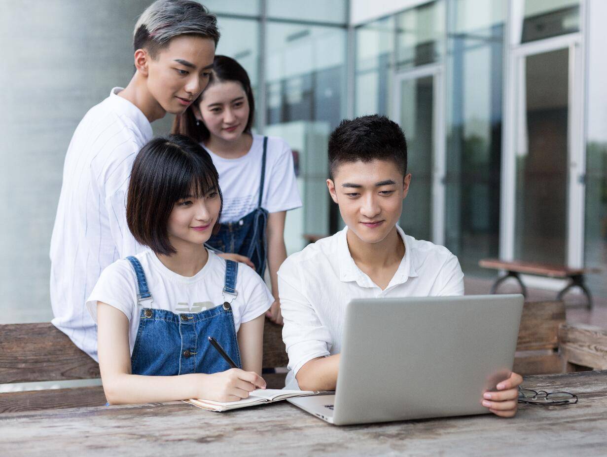 刷网课的当代大学生(大学生刷网课是啥意思)