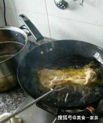 原创            正宗扣肉的家常做法，做法其实也不难，过节在家就能自己做！（扣肉做法最正宗的做法视频教程）
