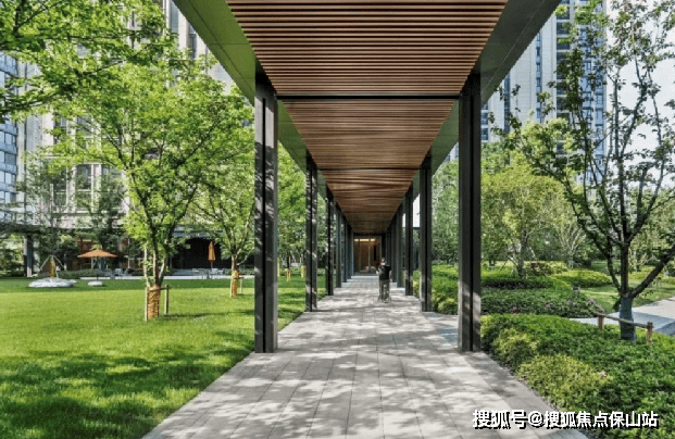 拥揽四季风雨连廊将打造约3000㎡的四季风雨连廊