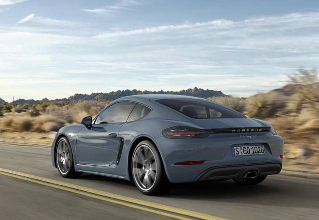 车库偶遇保时捷718僵尸车,鹿晗的车?写着:不要我可开走了!