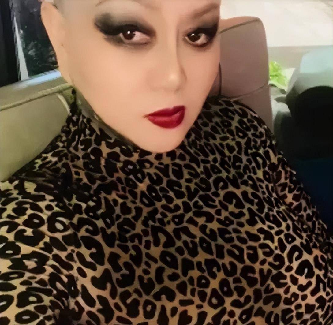 冯萍:从摆地摊到亿万女富婆,曾扬言结婚送宾利,如今结婚了么?