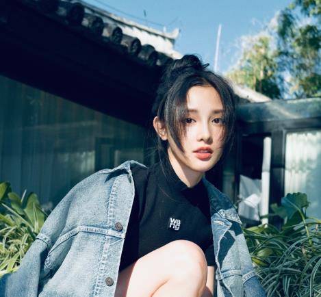 彭小苒:从人尽皆知的女明星,到无人问津的女演员,她经历了什么_东宫