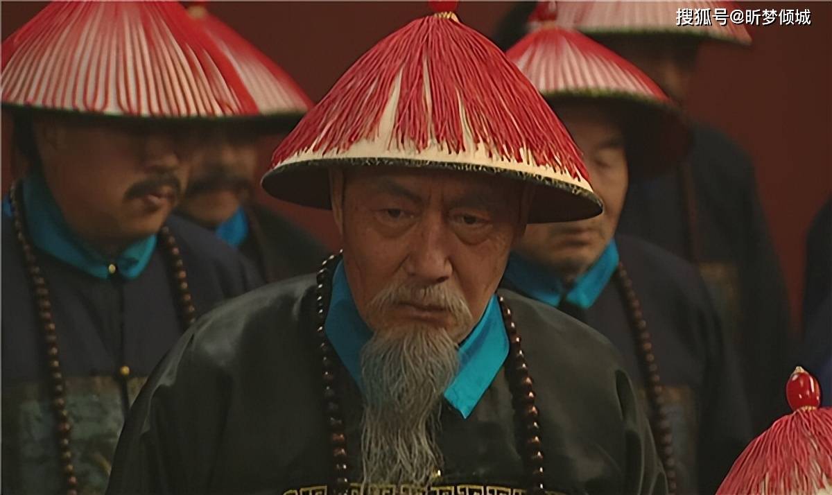 78岁张廷玉被抄家,36万两白银被搜出,不久后乾隆:快,还回去_信任_太庙