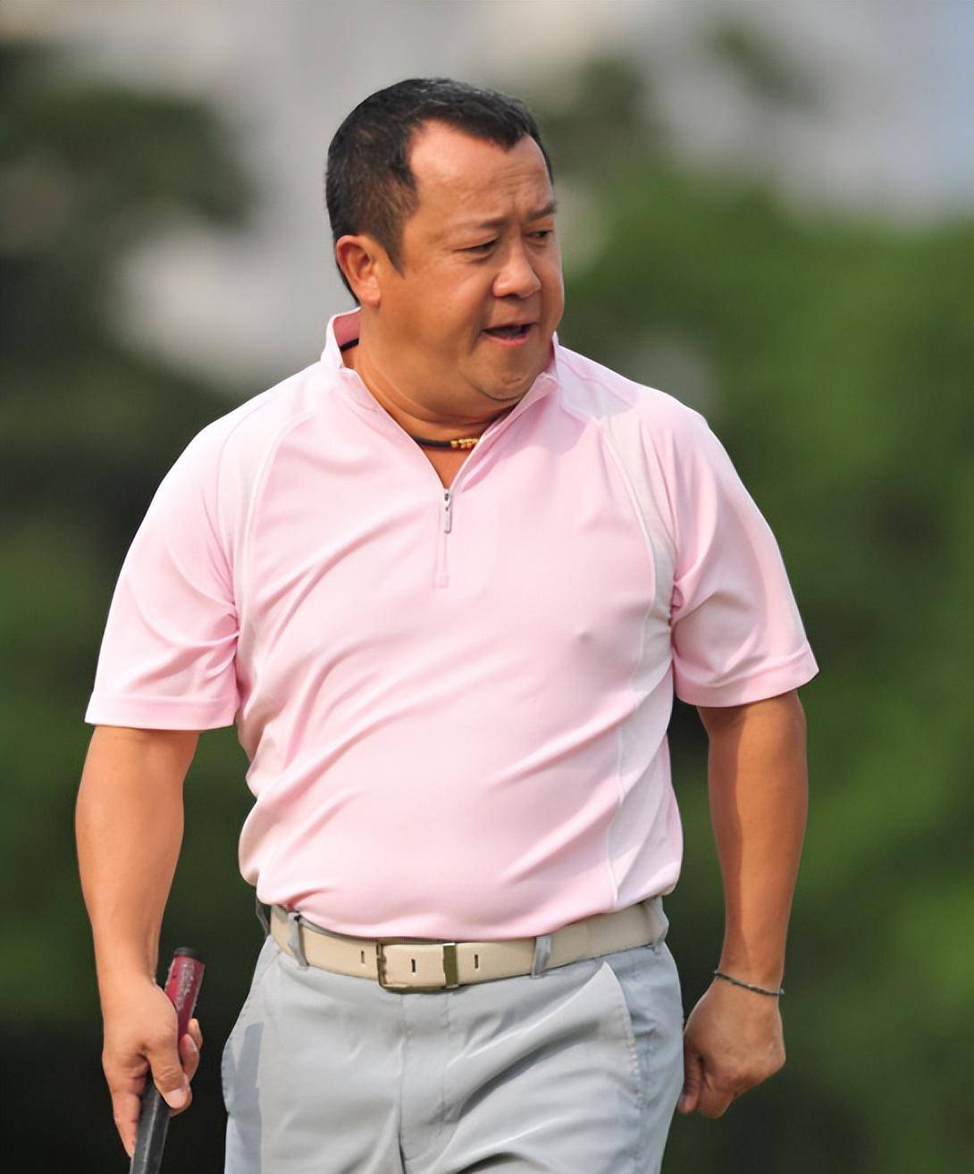 却混成圈内大佬,身家过亿娶漂亮娇妻_潘长江_曾志伟_电影