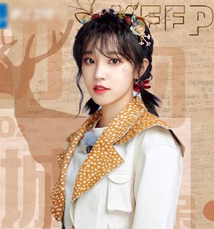 总导演甘心被她打,蔡徐坤对她称呼宠溺_嘉宾_节目_因为