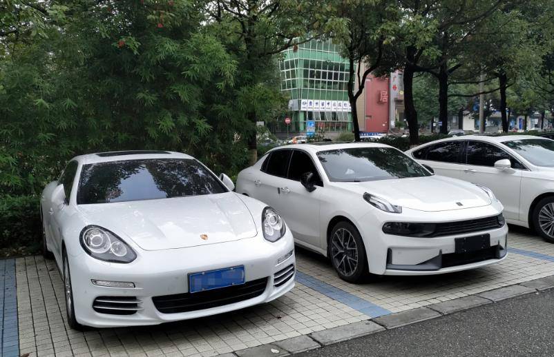 领克03停在保时捷旁边,哪个更帅?网友:大眼瞪小眼_搜狐汽车_搜狐网