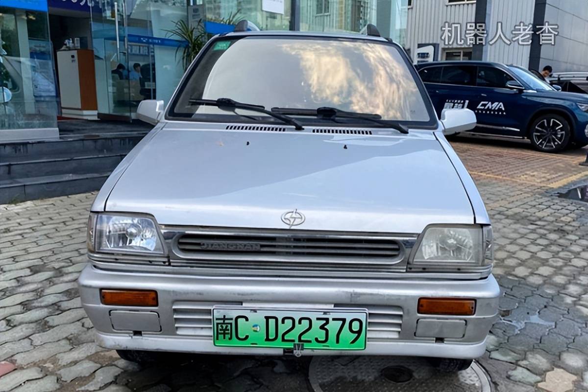 江南tt在向新能源转型中,首先试水的是低速电动车,但一直不温不火.