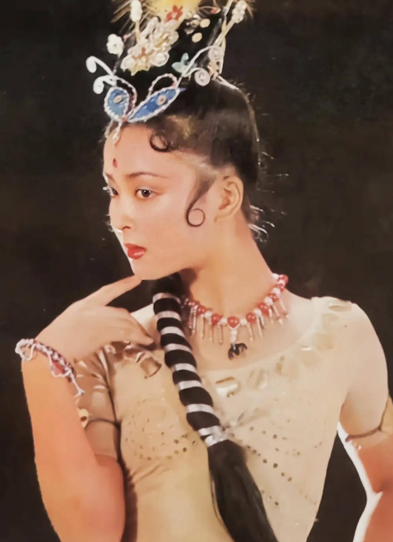 演员周洁:我在国外离去不会瞑目,回来3天离去,一生无儿无女_舞蹈_杨