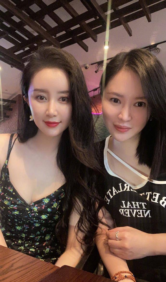 36岁女星舒畅,董鄂妃饰演者,7年不拍戏尽玩,疑被富豪包游艇追_刘亦菲