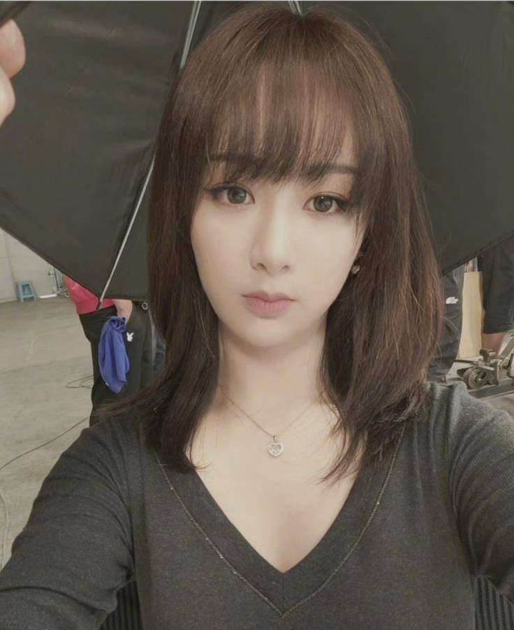 八卦女明星爆料p图_明星的八卦爆料资源_明星八卦大爆料女明星