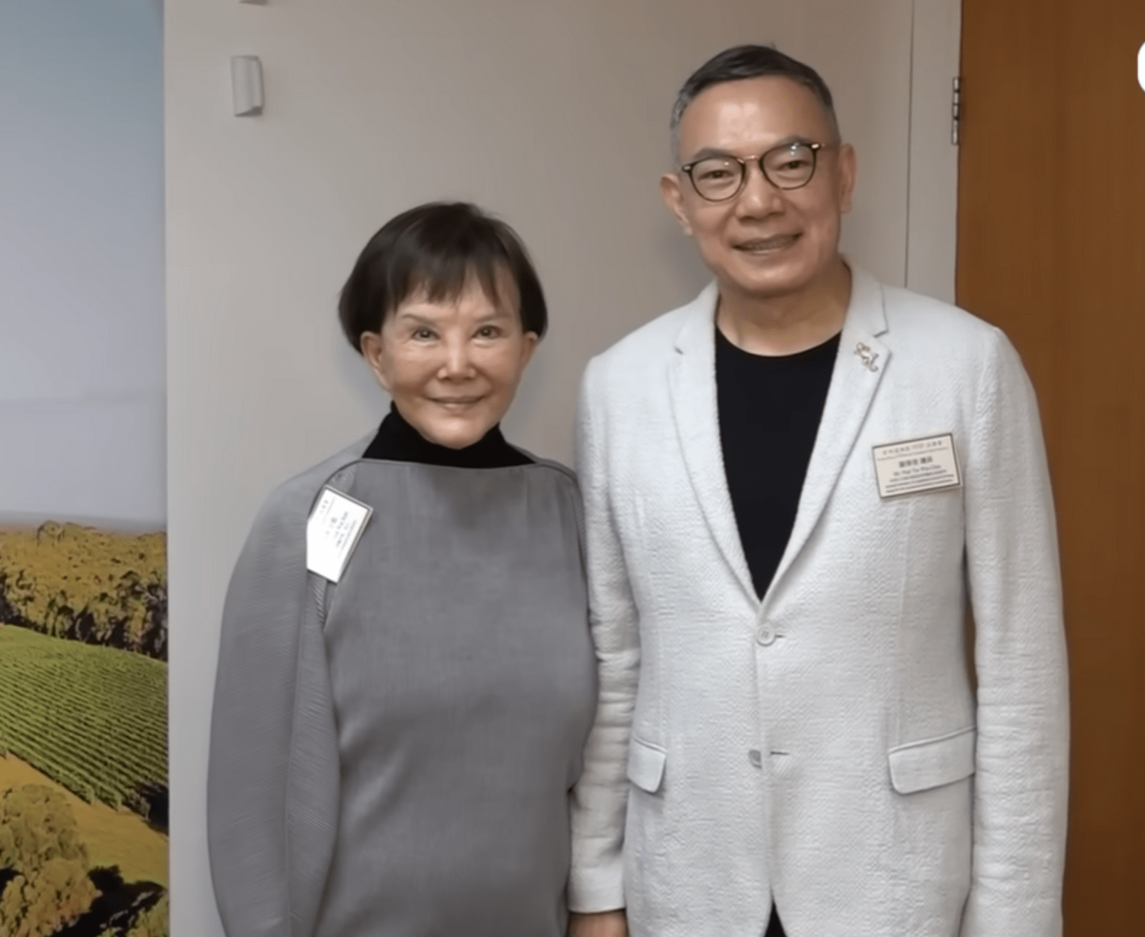 白韵琴与谢伟俊在一起逾30年,两人出席活动的时候,谢伟俊很多时候都在