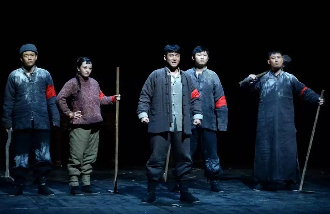 她还亲手酿成自己侄媳妇王仁美的悲剧,为了使侄子万